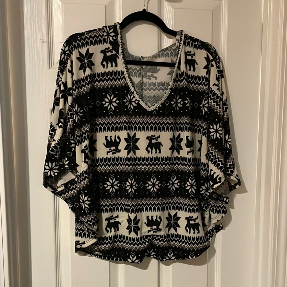 Black and White Patterned Top